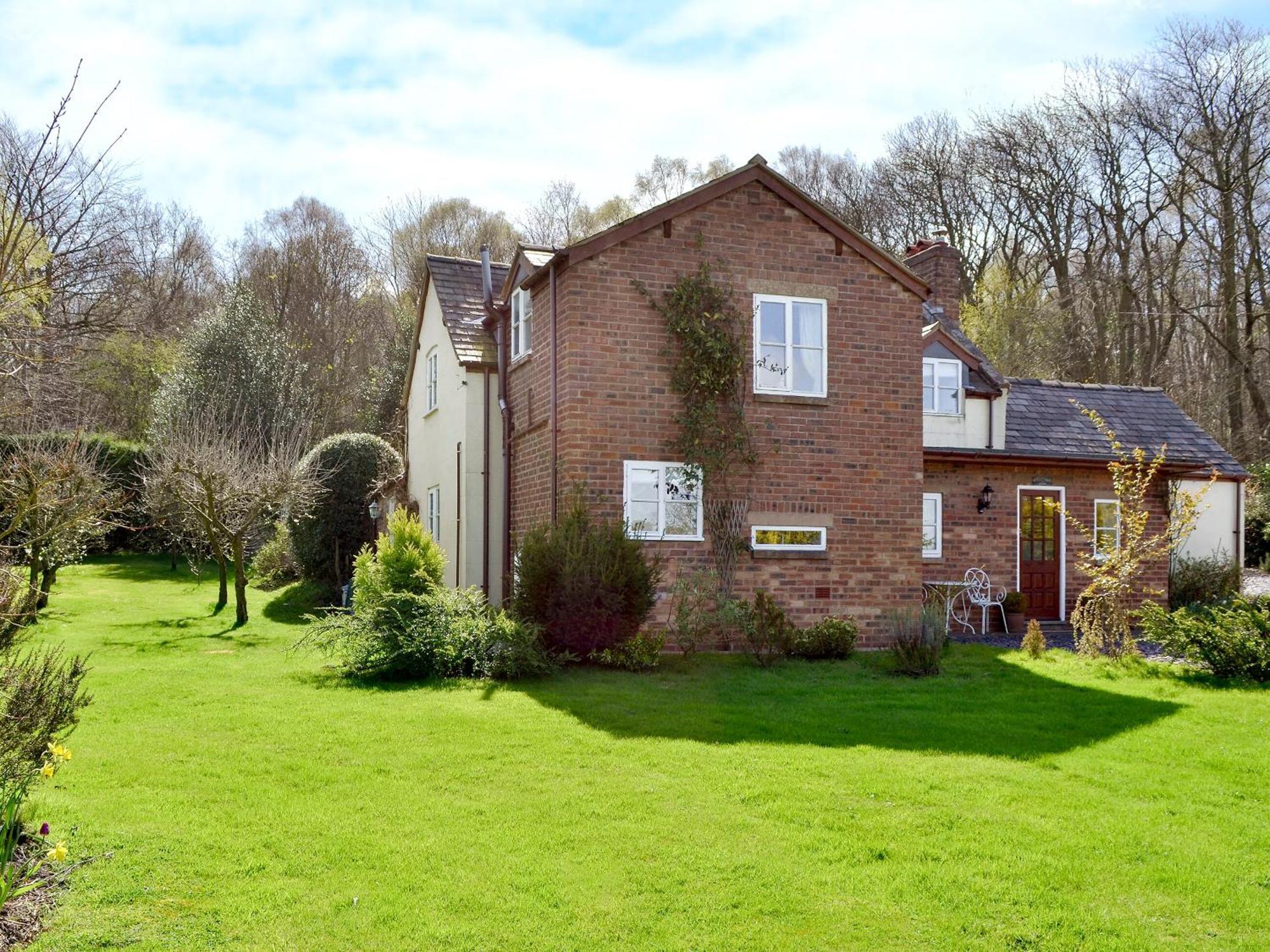 Woodhouse Cottage Hawarden Bagian luar foto